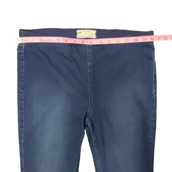 Free People Penny Pull On Flare Jeans Size 30 Short - Picture 5 of 9